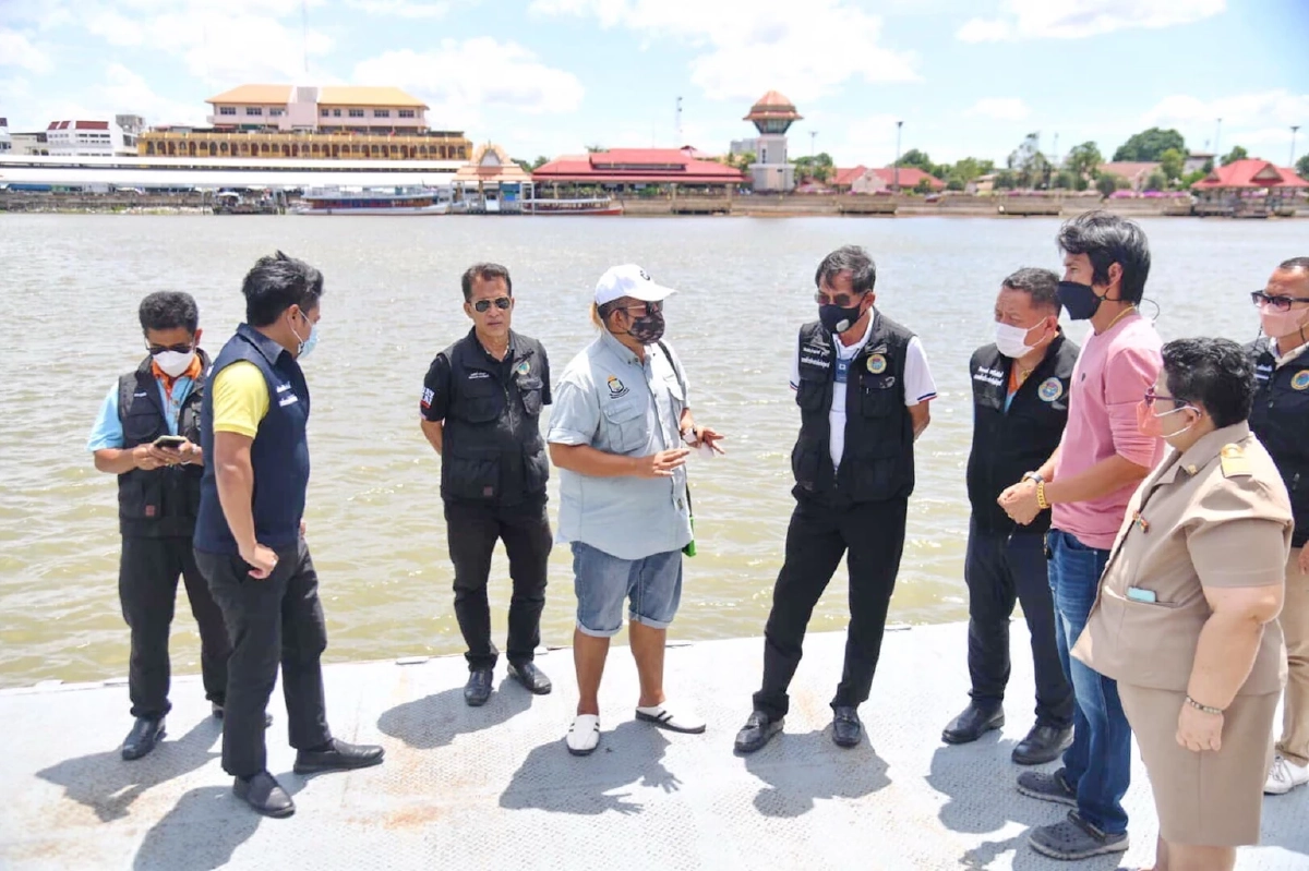 นายก อบจ.ปทุมธานี สั่งซ่อม "โป๊ะเทียบเรือ" เพื่อความปลอดภัยของนักเรียน