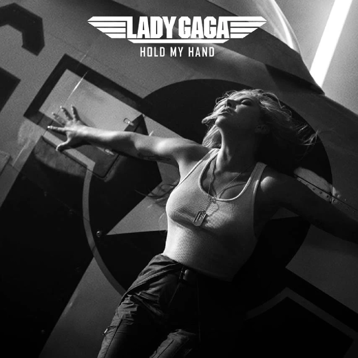 "Lady Gaga" โชว์พลังเสียงซิงเกิลใหม่ Hold My Hand ประกอบหนัง Top Gun: Maverick