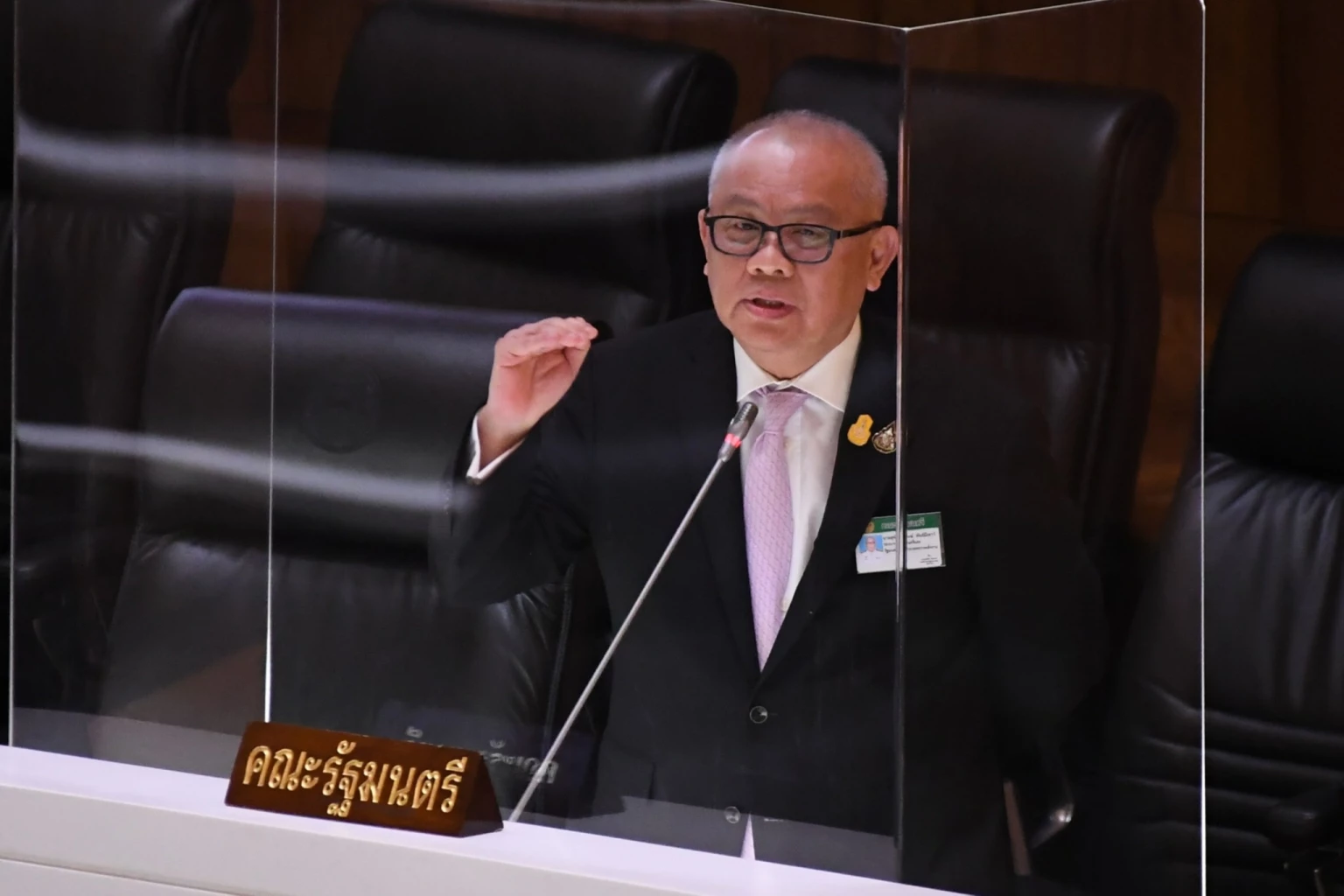 นายสุพัฒนพงษ์ พันธ์มีเขาว์ ชี้แจงสภาฯ