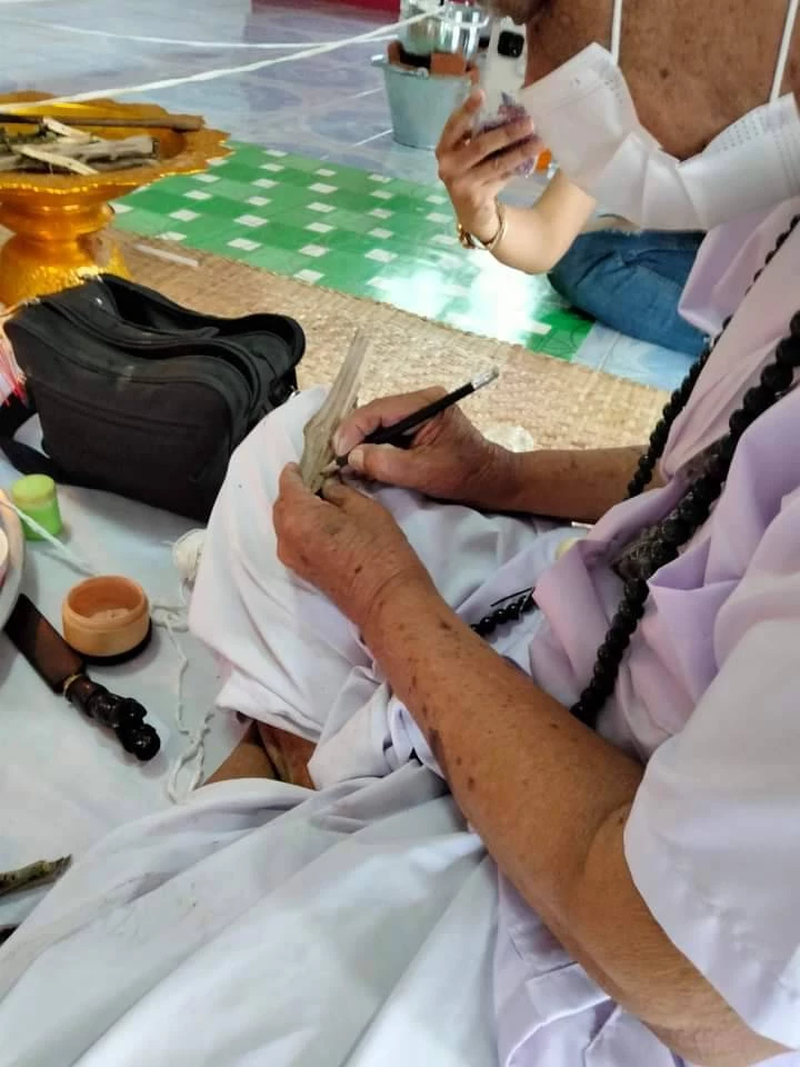 เปิดพิธีกรรม "หุงสีผึ้ง" เสริม เมตตามหานิยม ตามฉบับ ภาคใต้