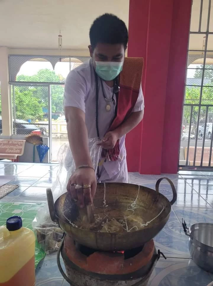 เปิดพิธีกรรม "หุงสีผึ้ง" เสริม เมตตามหานิยม ตามฉบับ ภาคใต้