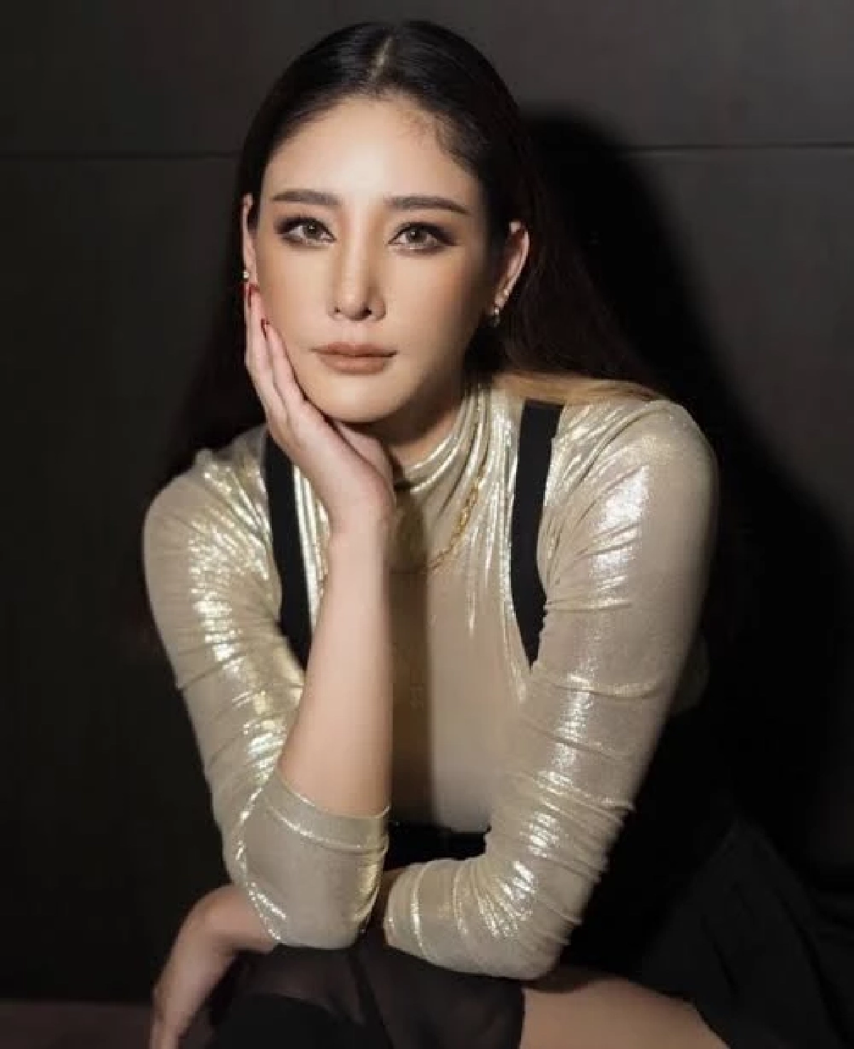 เพจ "แตงโม" แจงปมวิดีโอคอล เปิดภาพลับ เล่นแรงถึง เมีย "หนุ่ม กรรชัย" สนิท "ปอ"