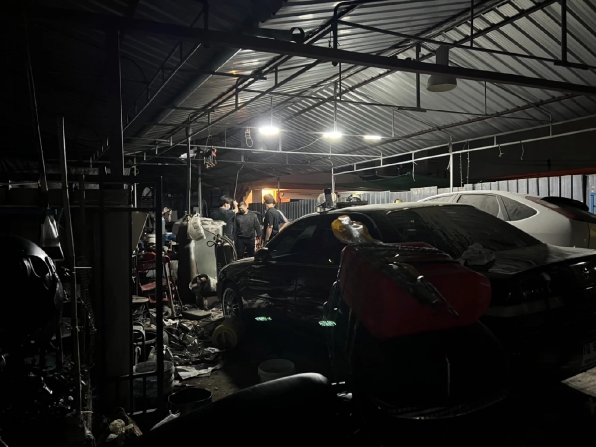 หึงโหด! แฟนสาวบุกแทง ช่างซ่อมรถ วัย 51 ปี บาดเจ็บสาหัส คาดปม"หึงหวง"