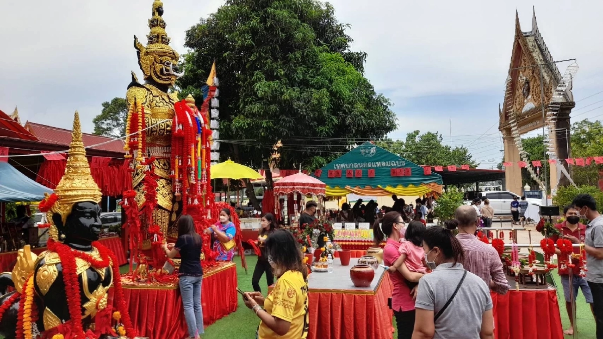 วันหยุดยาว แห่ไหว้จ้าวทรัพย์ "ชลบุรี" ขอพลังใจ โชคลาภ โชคดี