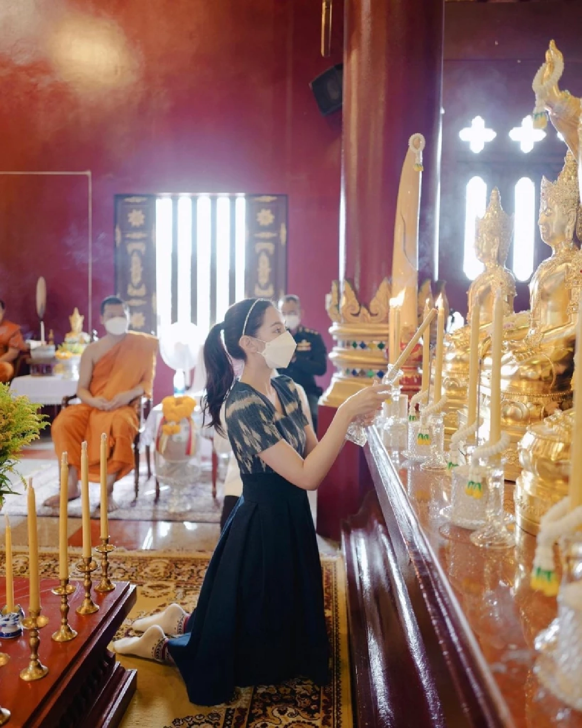 ช่วยกันดู "เบลล่า ราณี"ทำบุญใหญ่ ถ่ายภาพน้ำตาเทียนเห็นเลขอะไรกันบ้าง