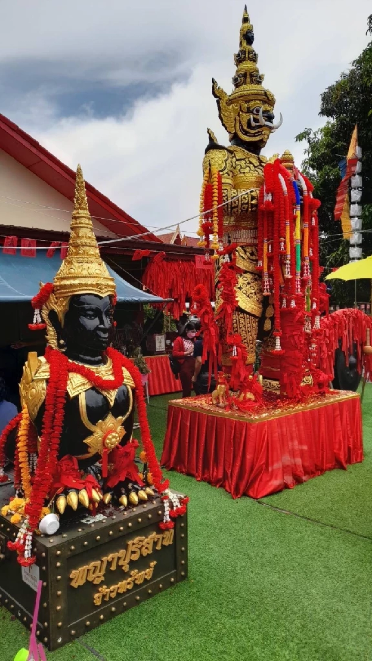 วันหยุดยาว แห่ไหว้จ้าวทรัพย์ "ชลบุรี" ขอพลังใจ โชคลาภ โชคดี