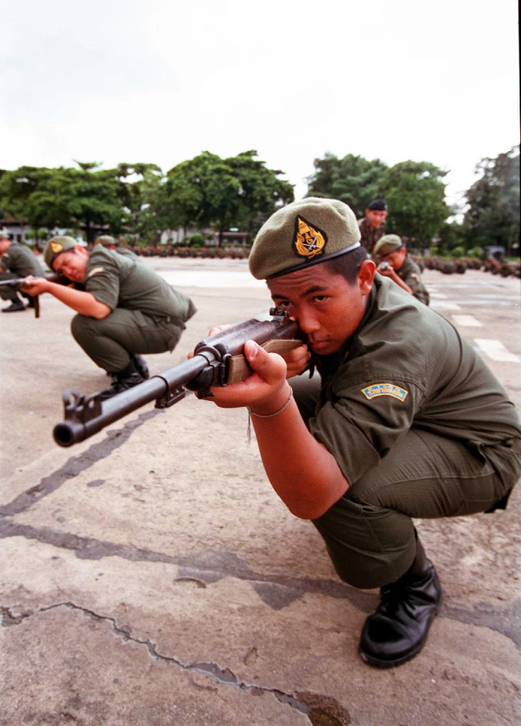 "ก้าวไกล" ทวงคำตอบ เมื่อไร"กองทัพบก" จะยกเลิก "ฝึกภาคสนาม"