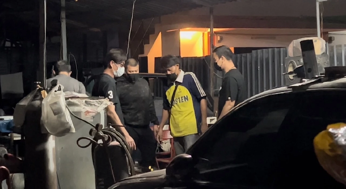 หึงโหด! แฟนสาวบุกแทง ช่างซ่อมรถ วัย 51 ปี บาดเจ็บสาหัส คาดปม"หึงหวง"