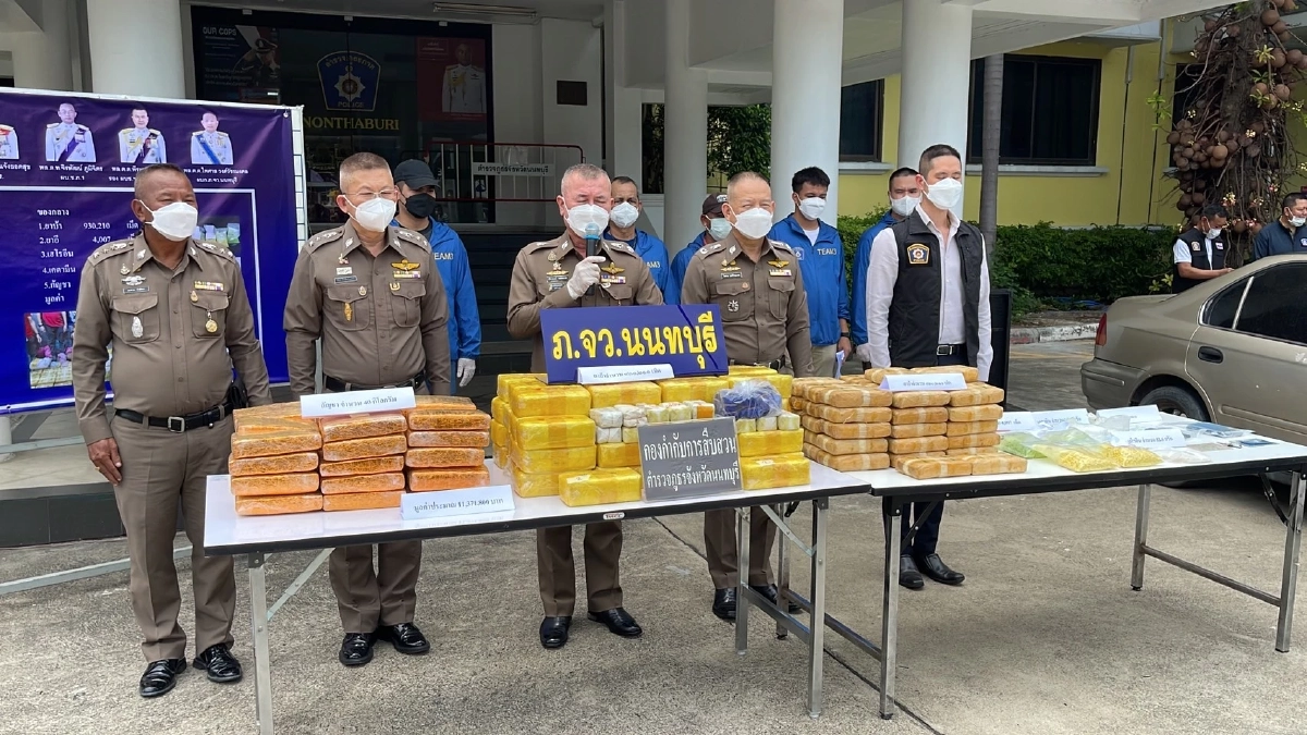 รวบ "นักค้ายา"รายใหญ่ คาริมถนนย่านไทรน้อย ตะลึงซุกของกลางกว่า 11 ล้านบาท