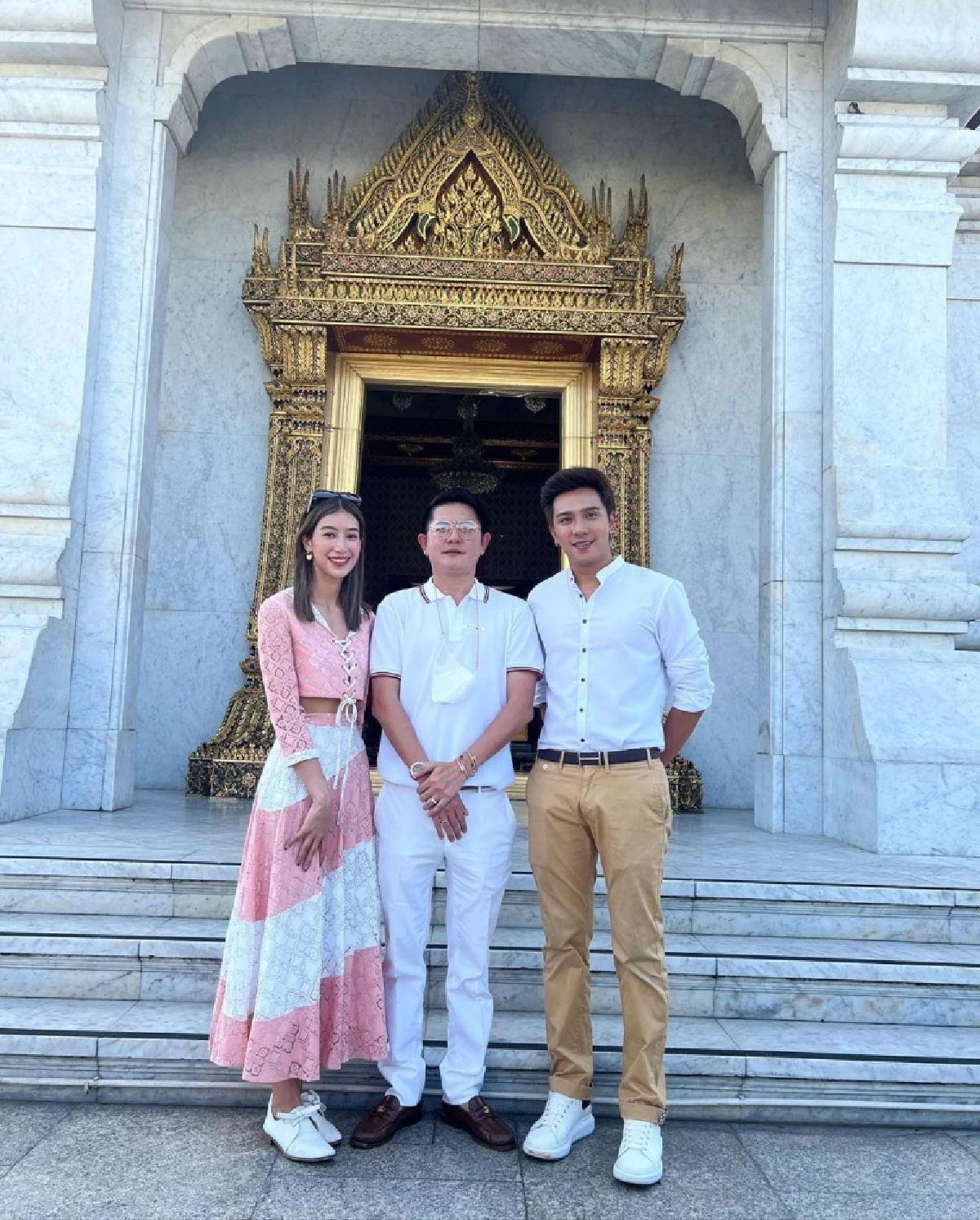 "คนโสด"อยากมีคู่ เช็คเลย ต้องไหว้แบบนี้ 5 พิกัดขอรัก "หมอเอก เศวตฉัตร"