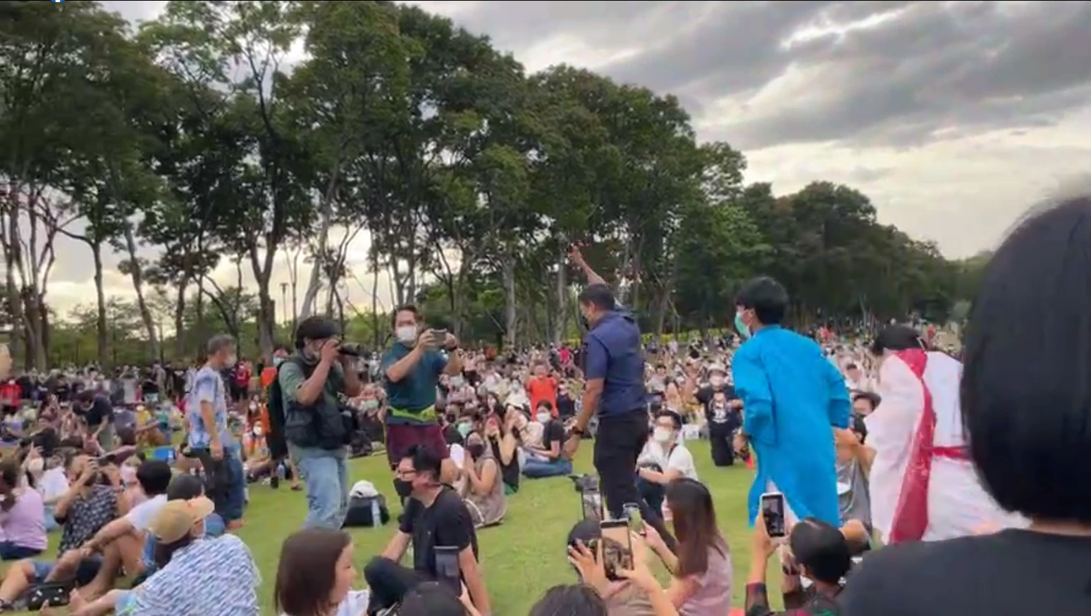 รถสวนไฟในวันแห่งความสุขร่วมกับ ผู้ว่าฯกทม.คนที่17