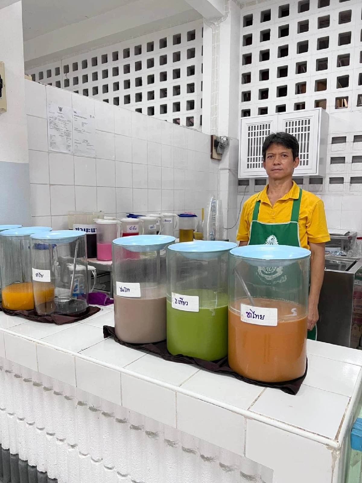 ร้านน้ำโหลแก้วในตำนานโรงเรียนดัง