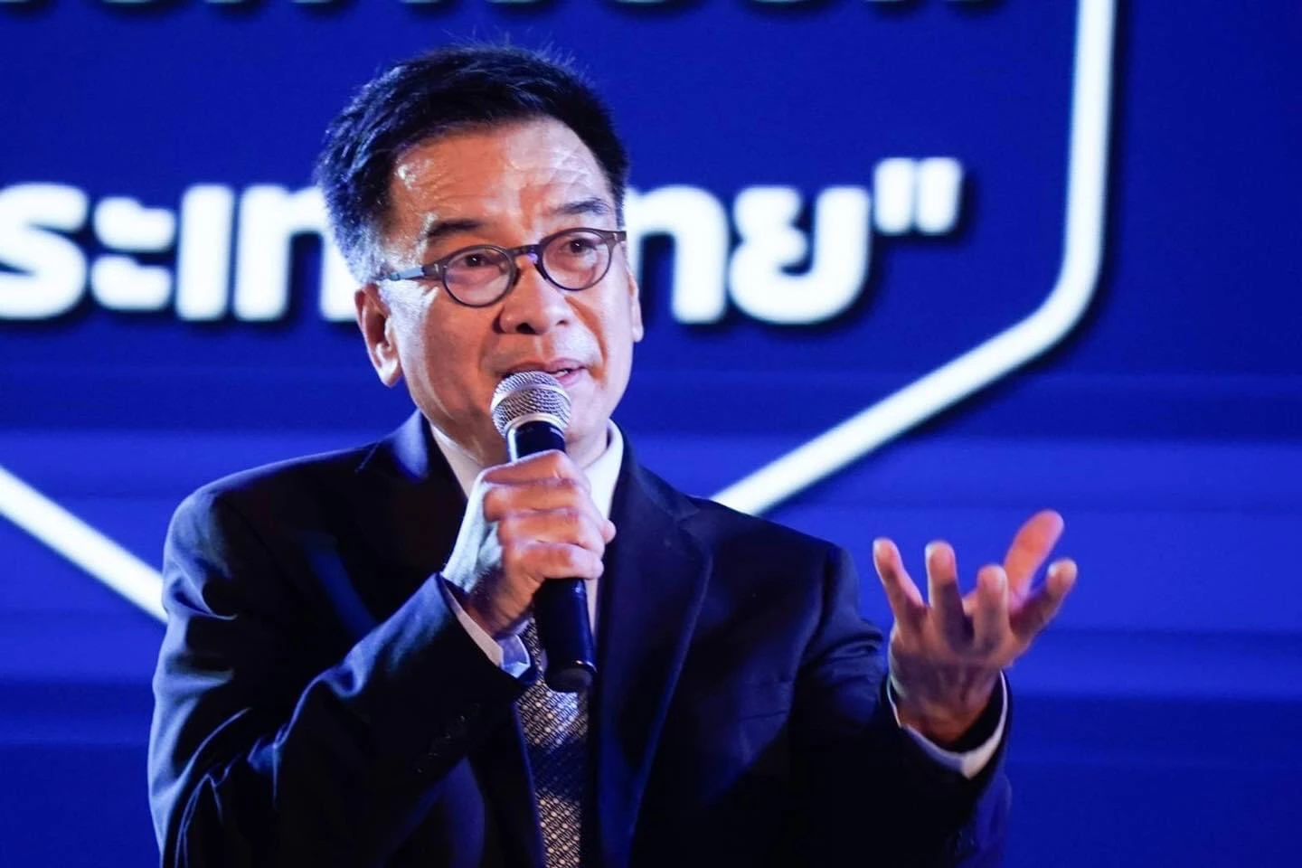 ยงยุทธ ไม่ยอมถอย ปั้นทางเลือกใหม่