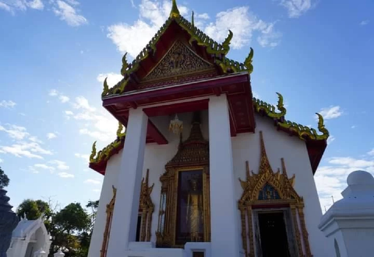ชมความงาม พระอินทร์แปลง พระพุทธรูปศิลปะล้านช้าง กลางเมืองอยุธยา