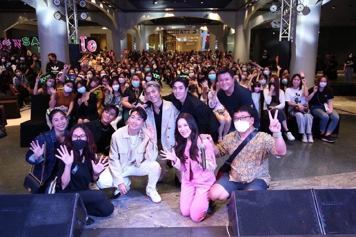 "ต่อ ธนภพ" นำทีมตอกย้ำความแรง สุดเอ็กซ์คลูซีฟ ใน "ONE DAY MEET WITH ใต้หล้า"