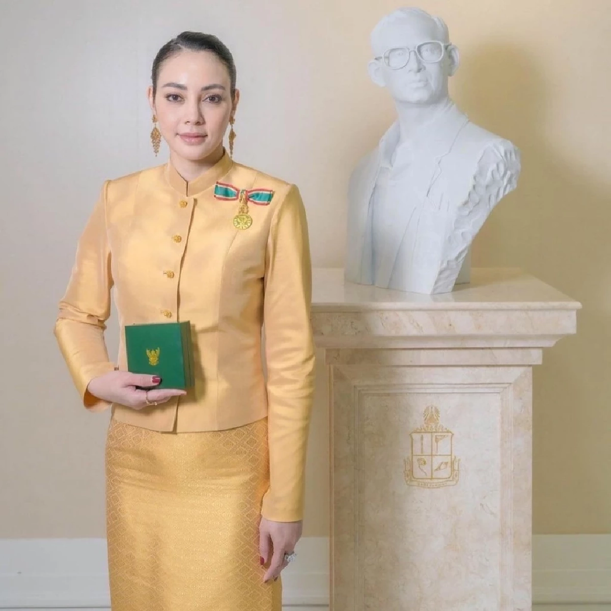 ชื่นชม "ตั๊ก บงกช" เข้ารับพระราชทานเครื่องราชอิสริยาภรณ์ 