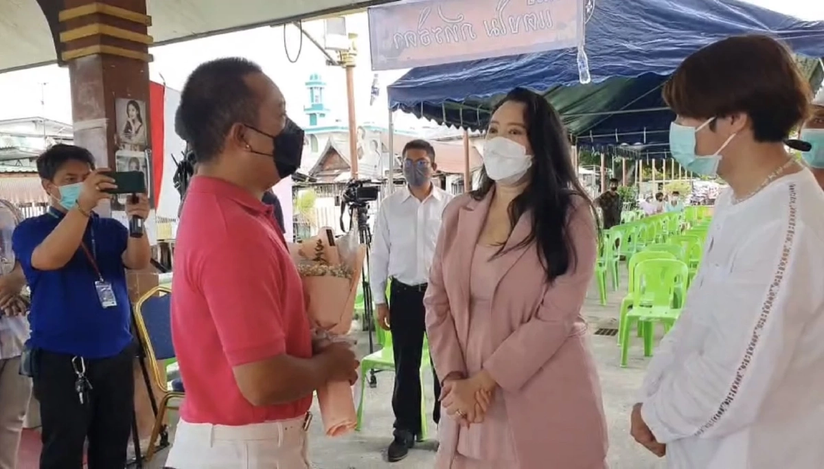 ทำบุญ 100 วัน รำลึก"แตงโม นิดา" พี่ชายย้ำ เรื่องทางคดีปล่อยให้ "ส.ส.เต้"ดูแล