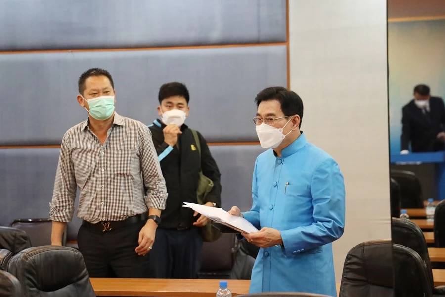 "ฝ่ายค้าน" ยื่น "อภิปรายไม่ไว้วางใจ" รัฐมนตรี 11 คน