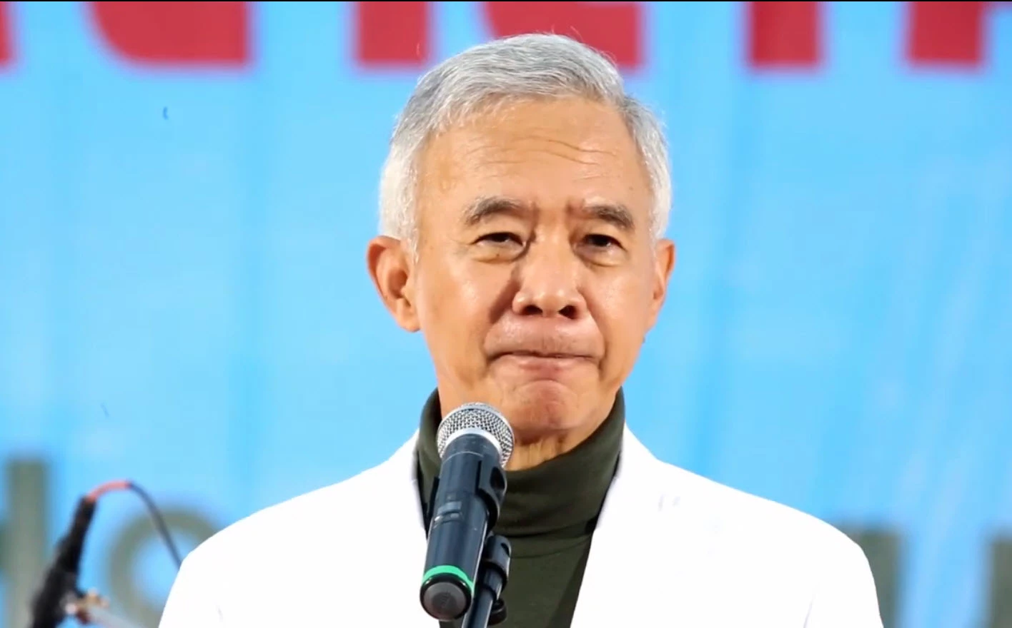 นายสุวัจน์ ลิปตพัลลภ ประธานพรรคชาติพัฒนา และแกนนำพรรคชาติพัฒนา