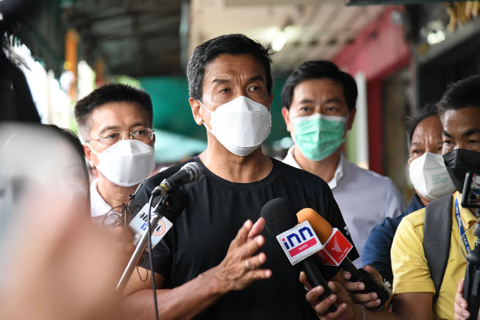 "ชัชชาติ" เผย หาบเร่-แผงลอยเป็นวิถีชีวิตควรต้องมี แต่ต้องเป็นระเบียบ