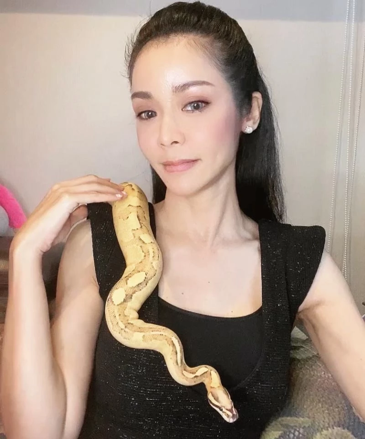 ทำตกใจ "นุ๊ก สุทธิดา" อยู่คนเดียวในรอบ 18 ปี แต่แม่หนุนอะไรอยู่?