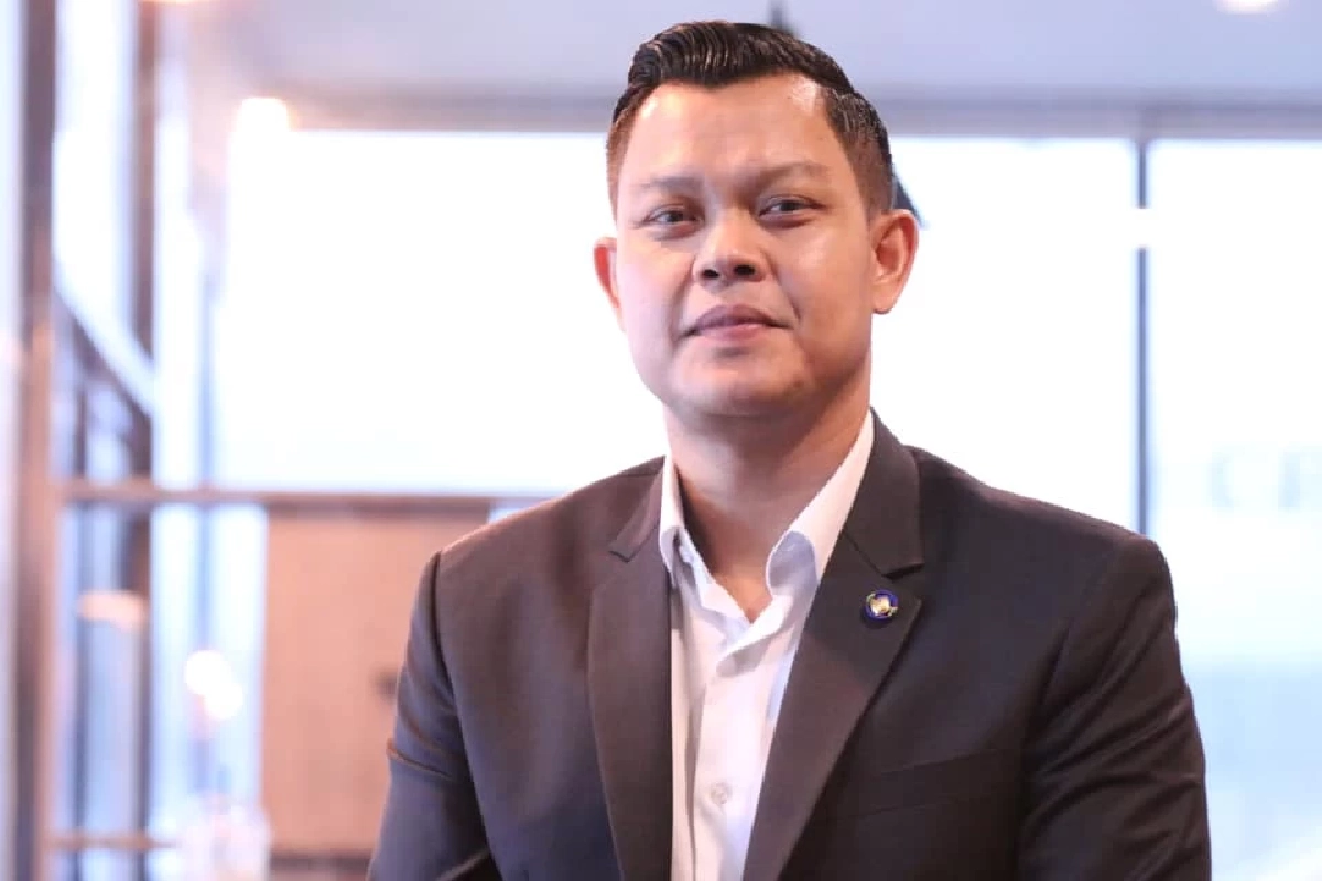 นายธนกร วังบุญคงชนะ โฆษกประจำสำนักนายกรัฐมนตรี 