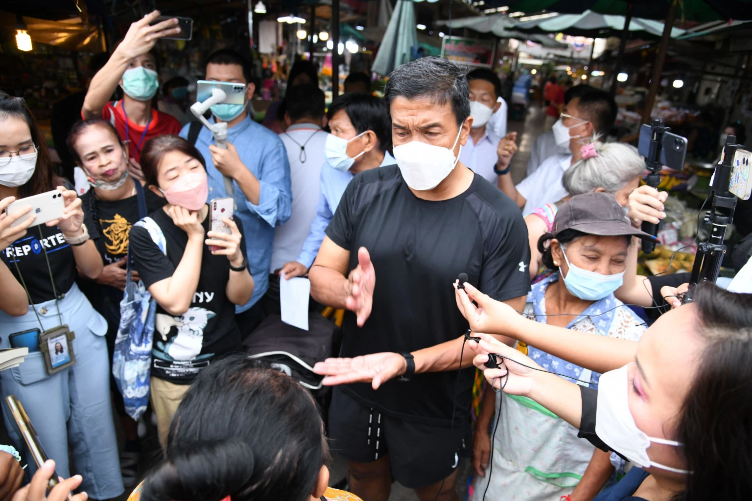 "ชัชชาติ" เผย หาบเร่-แผงลอยเป็นวิถีชีวิตควรต้องมี แต่ต้องเป็นระเบียบ