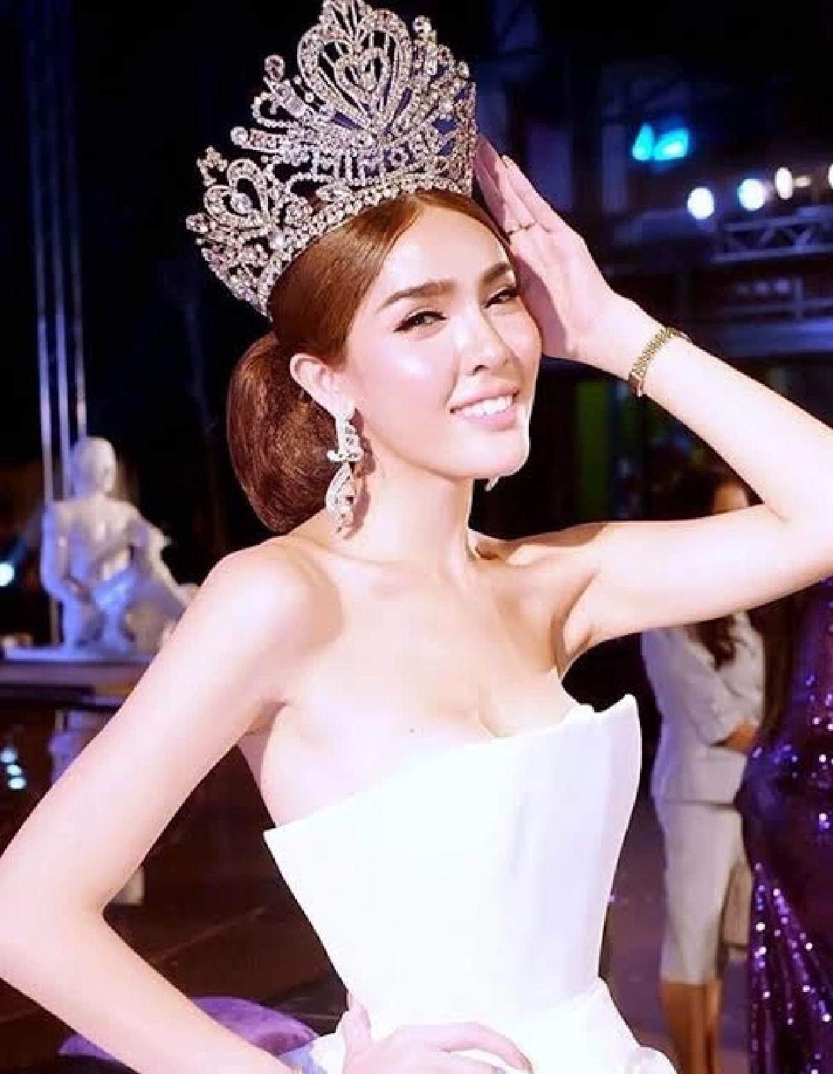 อึ้ง "นัท นิสามณี" เคยอยาก ค้าบริการทางเพศ เพื่อ รวยทางลัด