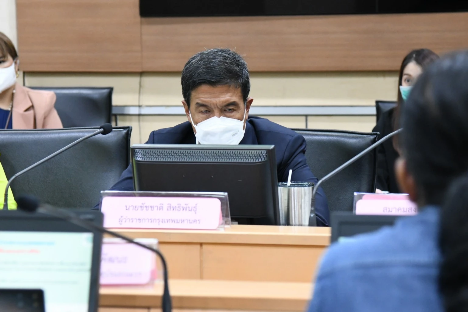 ภาพ "ชัชชาติ" ประชุมร่วมภาคีเครือข่ายแก้ปัญหา "หมา" และ "แมว" จรจัด