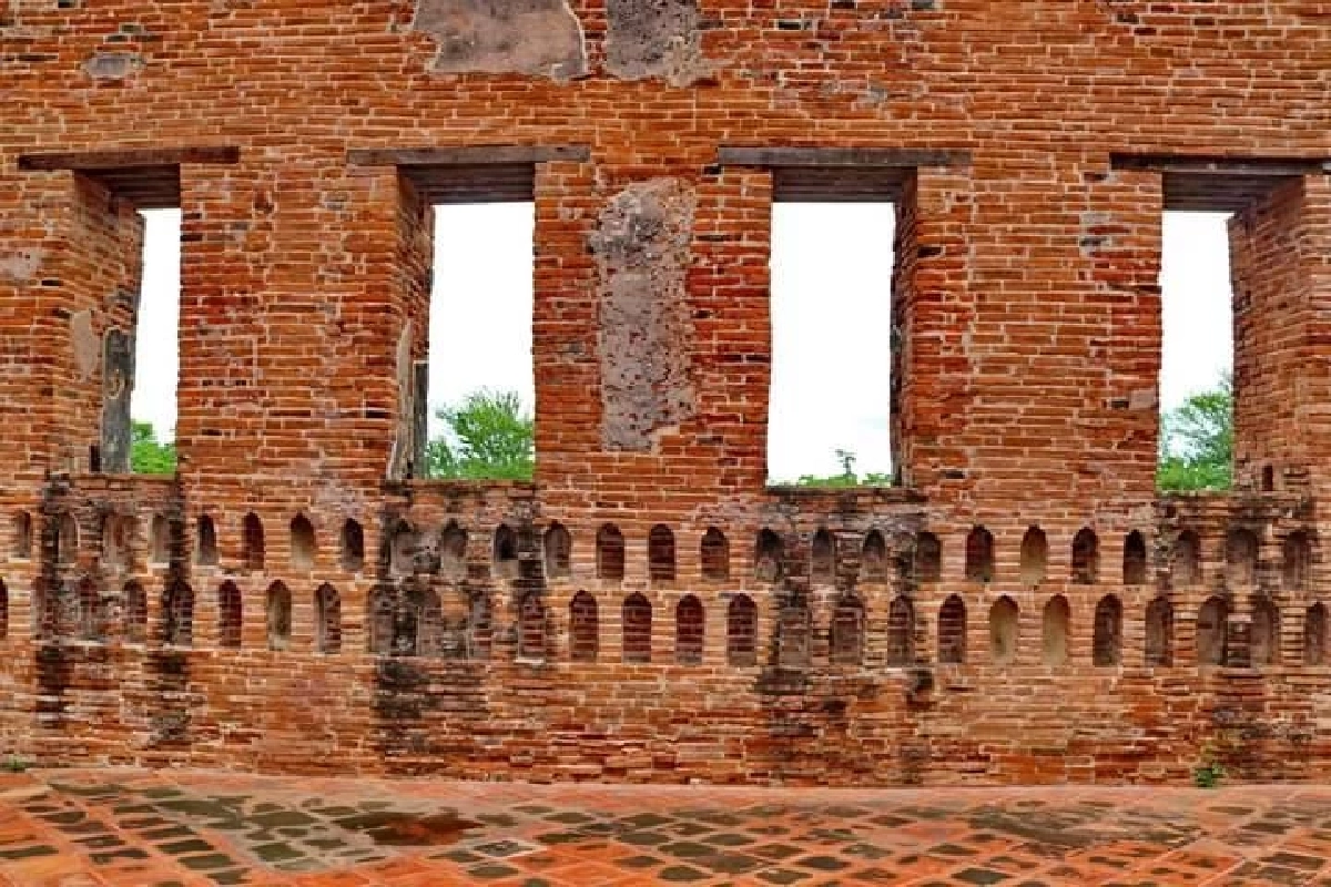 เที่ยวชมอาราม "วัดพระยาแมน" สถานที่บวชของ "สมเด็จพระเพทราชา"