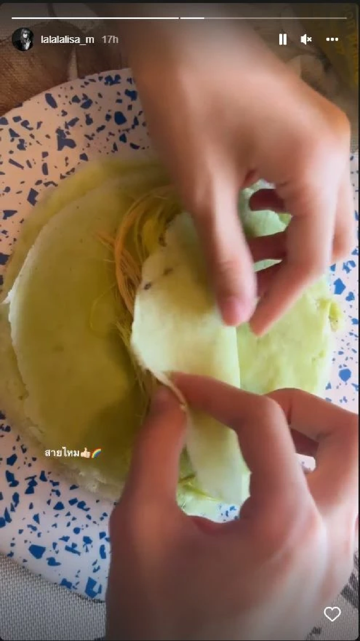 ต้องรีบตุนขนมไทย หลัง "ลิซ่า" โชว์กินโรตีสายไหม