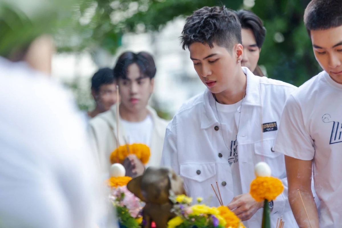 เบิกฤกษ์มงคล "แสงส่องรัก" จัดบวงสรวงอบอุ่น นักแสดง ทีมงานร่วมงานคับคั่ง