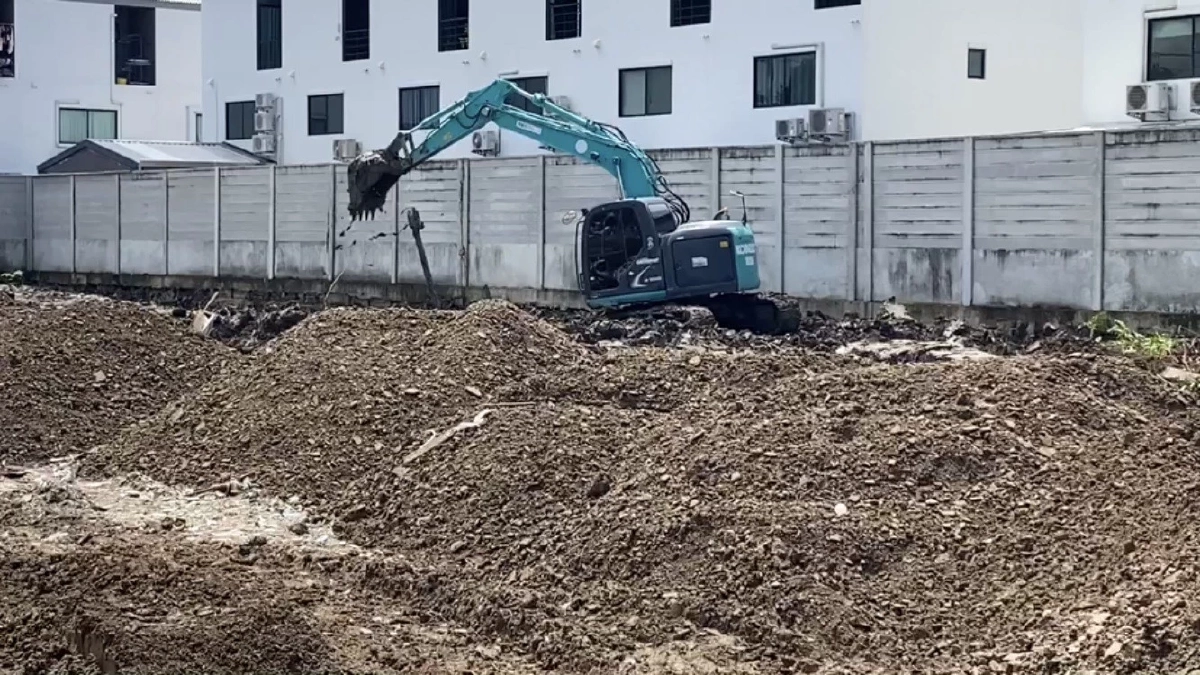 ชาวบ้านร้องเรียน "กองขยะ" ส่งกลิ่นเหม็นกลางเมือง อบต.สั่งแก้ไขด่วน 15 วัน