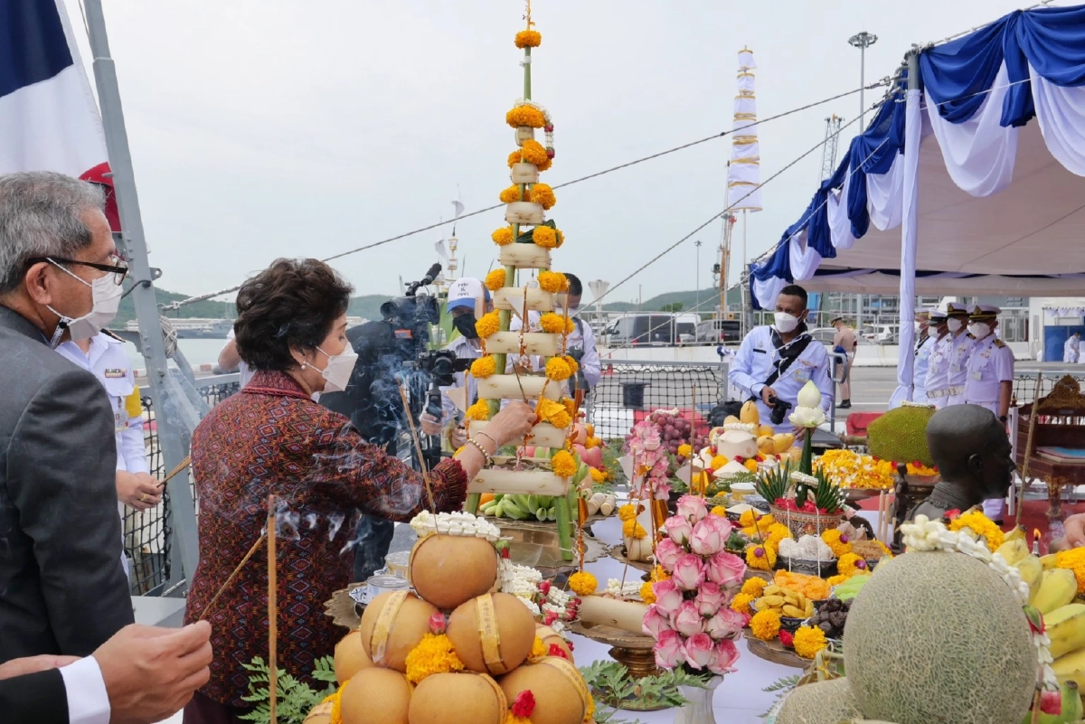 พิธีเสกพระเสด็จกลับ ภาพจาก มูลนิธิราชสกุลอาภากรฯ