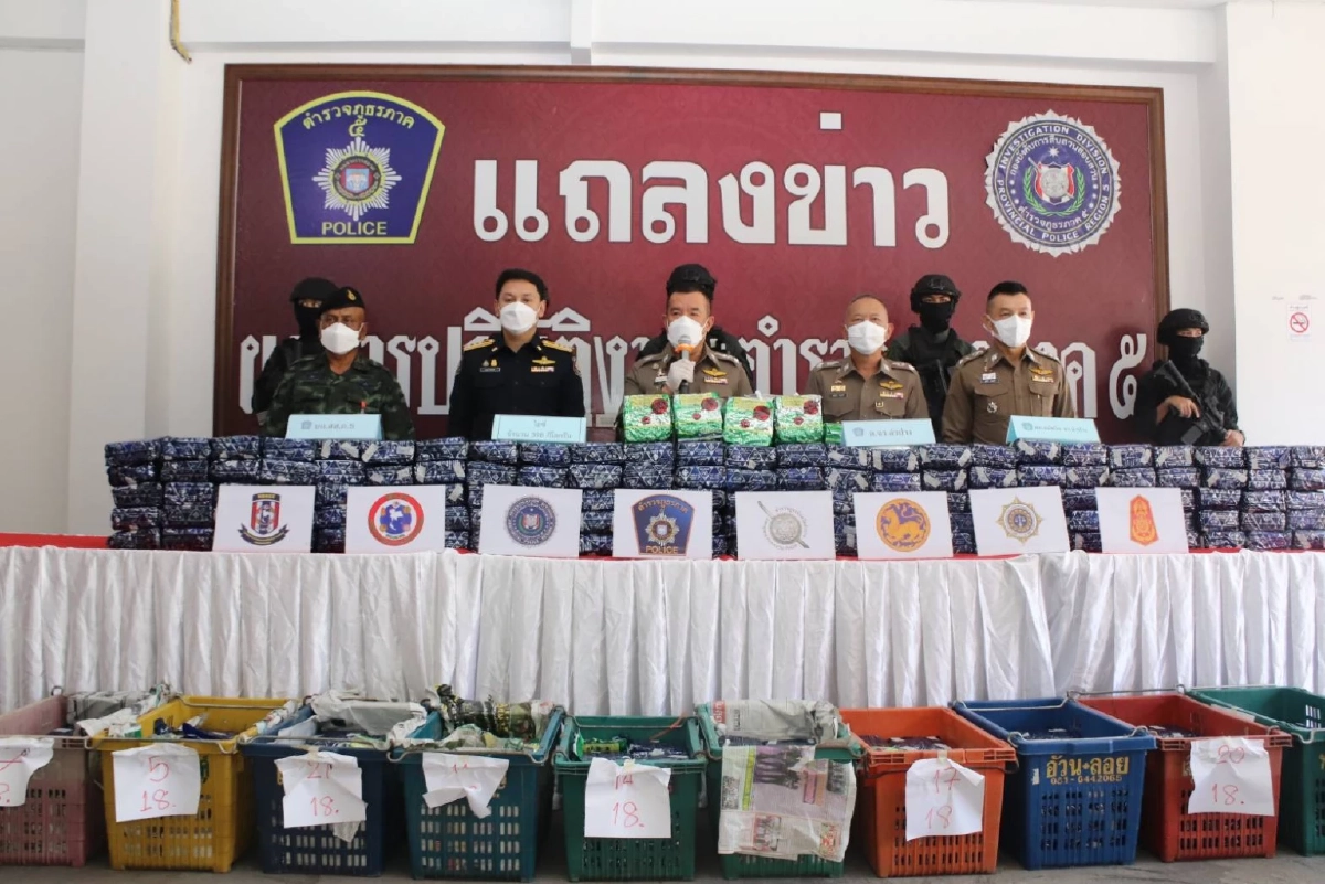 “ตำรวจ” ภาค5 โชว์ผลงาน ยึดไอซ์ล๊อตใหญ่เกือบ 400 กิโลกรัม ยาบ้า 3 แสนเม็ด