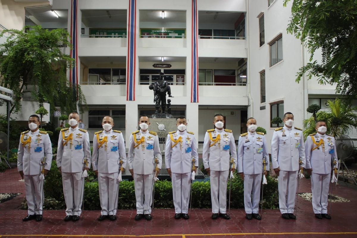 "ตำรวจ" นครบาล  พร้อมเจ้าหน้าที่ที่เกี่ยวข้อง จัดกิจกรรมเฉลิมพระเกียรติ