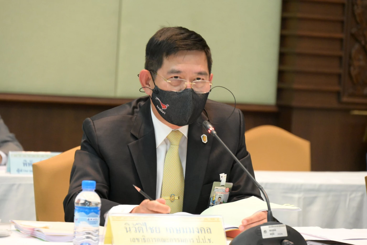 "ป.ป.ช." ไม่ปล่อย แจกกล้วย พรรคเล็ก ผิดทั้งคู่