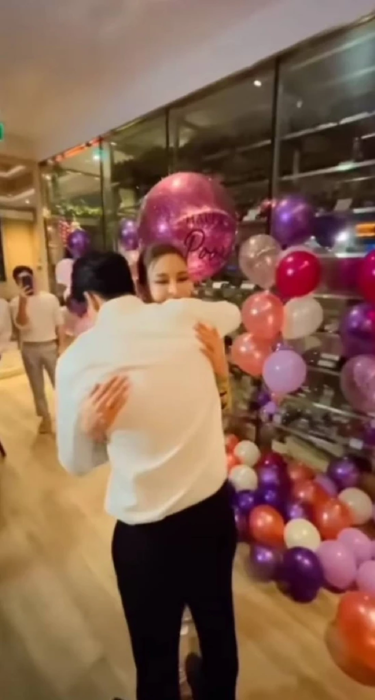 ไมค์-ปุ๊กลุก