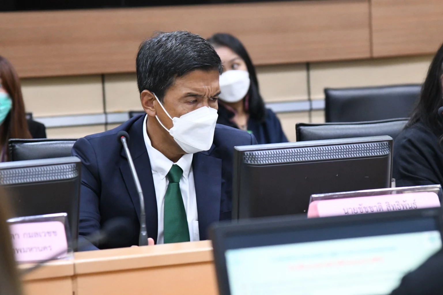 ภาพ "ชัชชาติ" ประชุมร่วมภาคีเครือข่ายแก้ปัญหา "สุนัข" และ "แมว" จรจัด