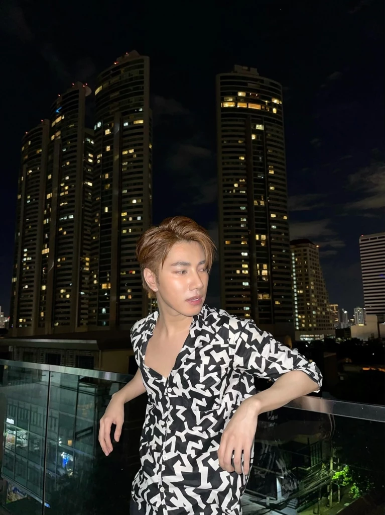 เปิดวาร์ปดาวรุ่ง 