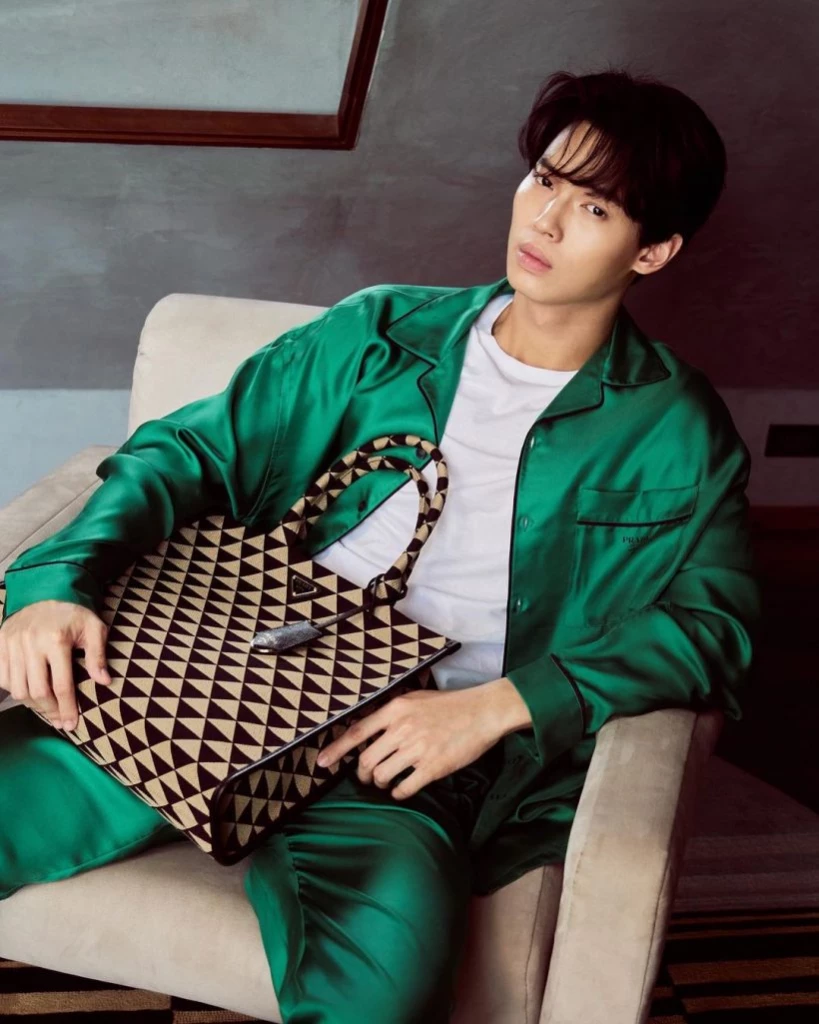 "Lisa - Win" Make a world-class name  once more, open the EMV value so high that 2 Thai blood is the most banging