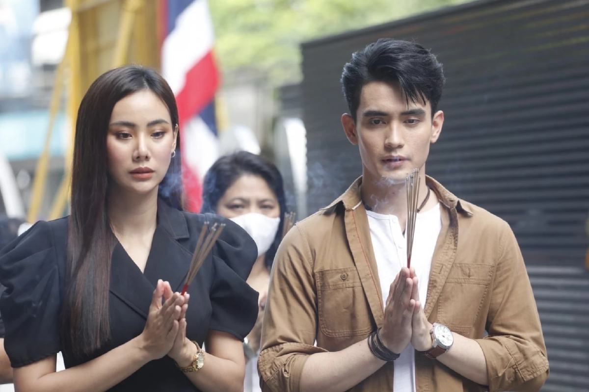 \"กรีน อัษฎาพร\" นำทีม บวงสรวง ละคร สุดยิ่งใหญ่ \"พนมนาคา\"
