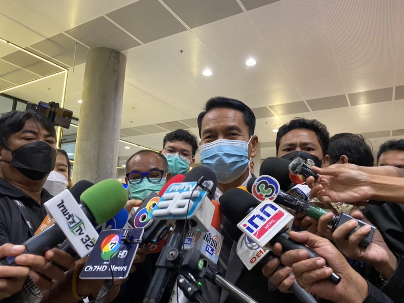 ประธานวิปฝ่ายค้าน สมเพช นายกฯปลื้ม "ปฏิวัติ"