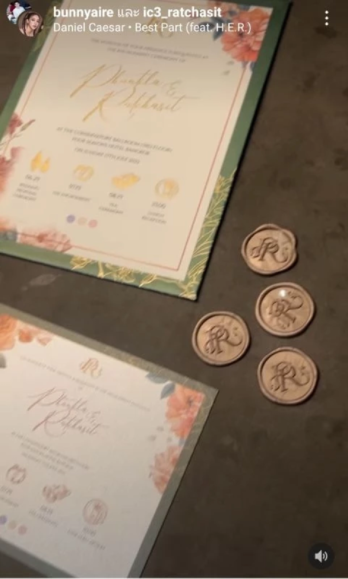 "แอร์ ภัณฑิลา" โชว์การ์ดแต่งงาน พร้อมอวดคลิปหวาน ทำคนโสดตาร้อน