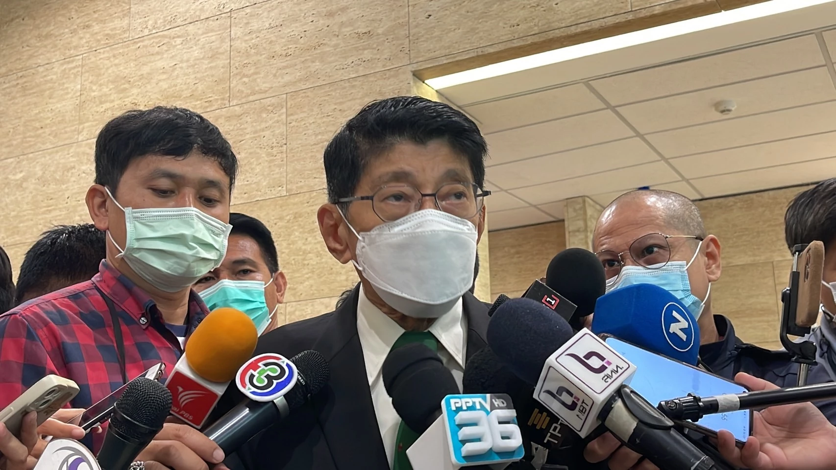 วิษณุ เครืองาม รองนายกรัฐมนตรี