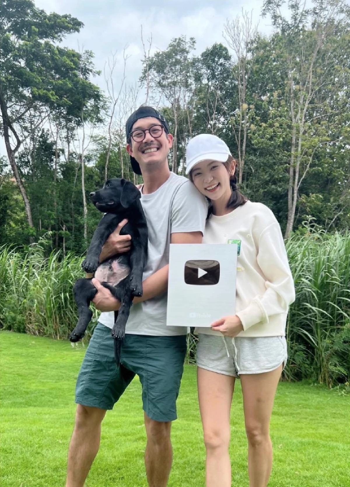 ด่วน "เวียร์ ศุกลวัฒน์" โพสต์ภาพคู่ภรรยา แจ้งอีกหนึ่งข่าวดียามเช้า แบบนี้