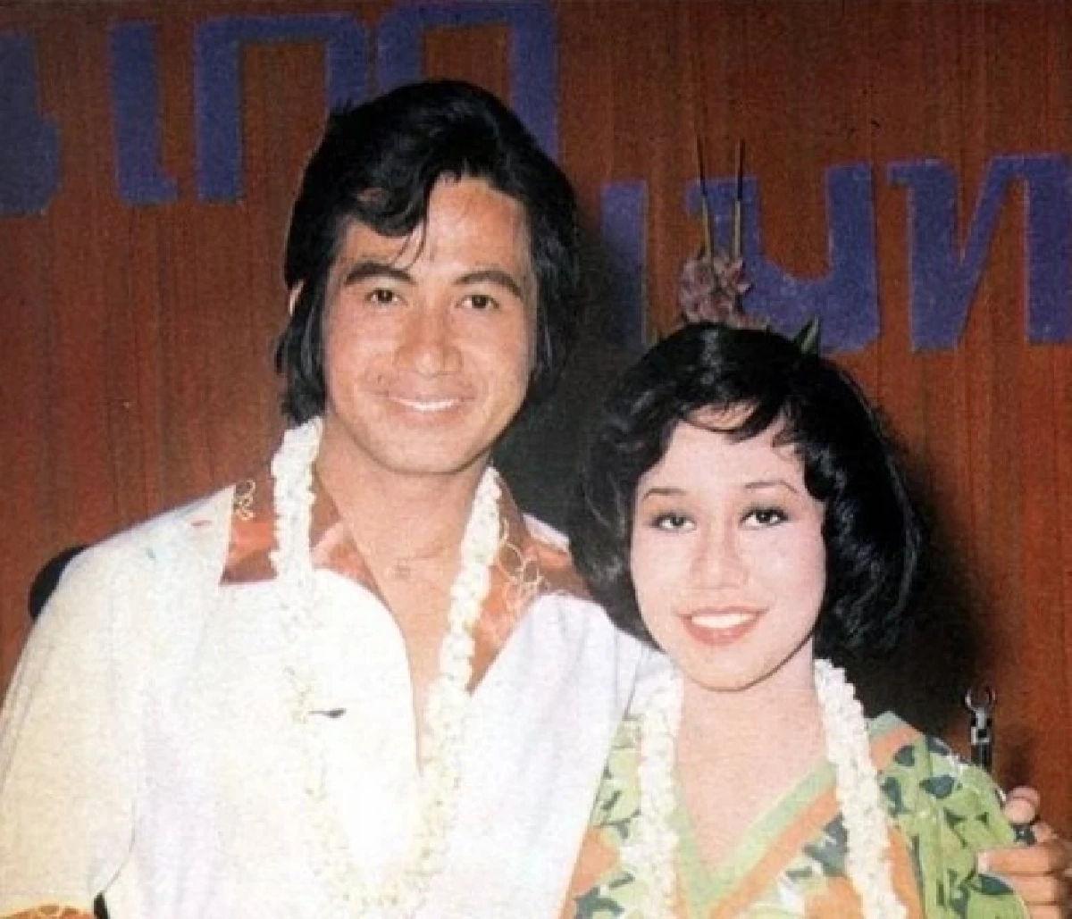 บีบหัวใจ ภรรยา "สมบัติ" นั่งเหม่อไม่พูดจา สุดเศร้าเพิ่งกอดคอกันร้องเพลง