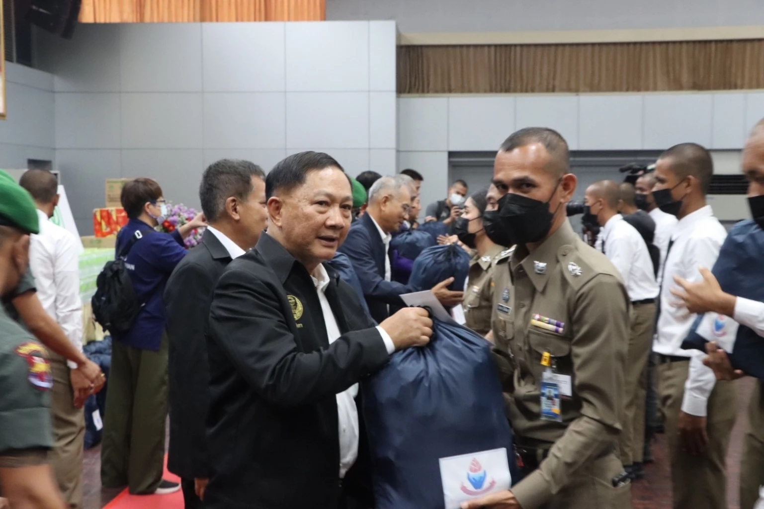 ‘พล.ต.อ.อดุลย์’ ลั่น "เราไม่ทิ้งกัน" ลุยสร้างขวัญกำลังใจ ตำรวจชายแดนใต้