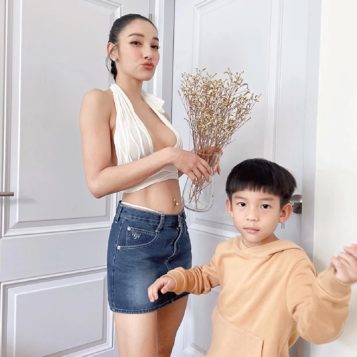 คอมเมนท์สนั่น "แพท ณปภา" แหวกอกกลางไอจีแบบนี้ เหมาะสม?