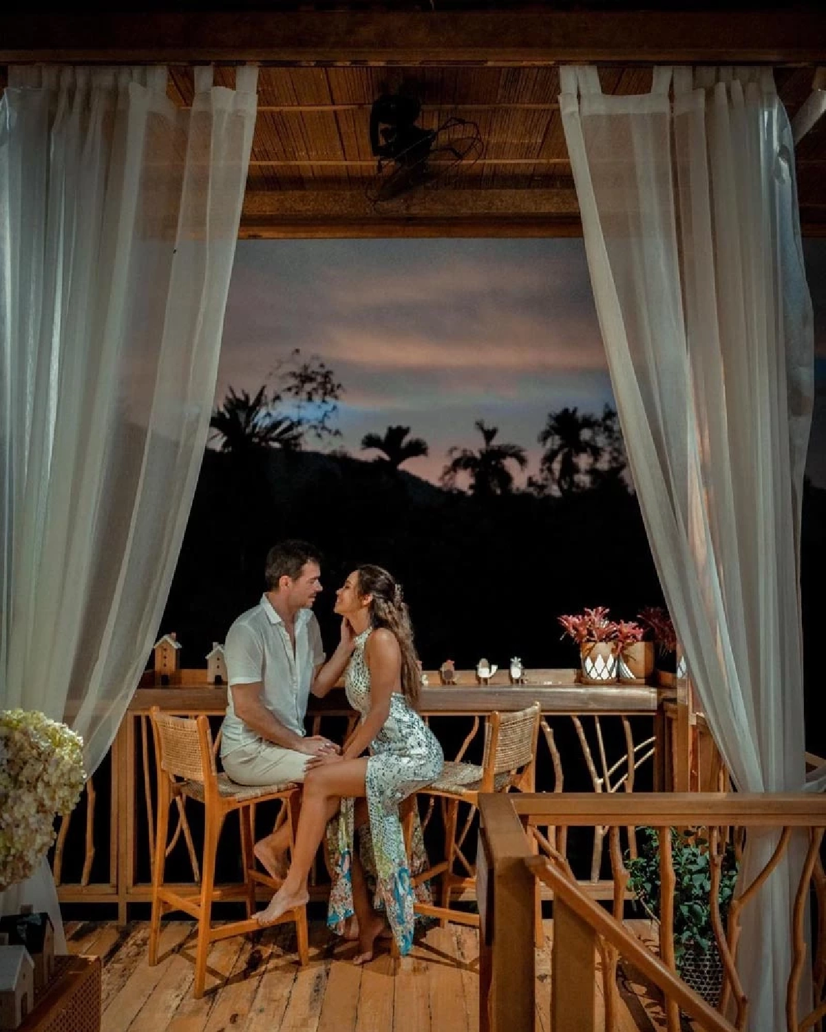 จูบปากโชว์ "เมญ่า นนธวรรณ" กับแฟนใหม่ฝรั่ง ฉลองครบรอบดูใจ 1 ปี